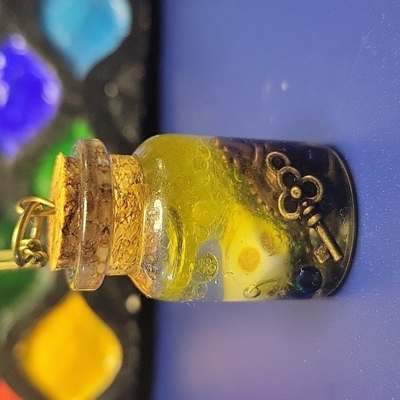 New Caplin Creations Lava Lamp Like Bottled Jar With 30" Iron Clasp Chain - Picture 4 of 5